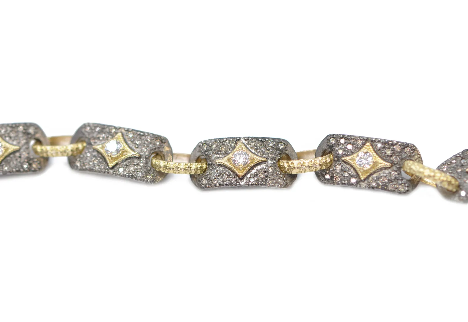 CRIVELLI TEXTURED LINK BRACELET