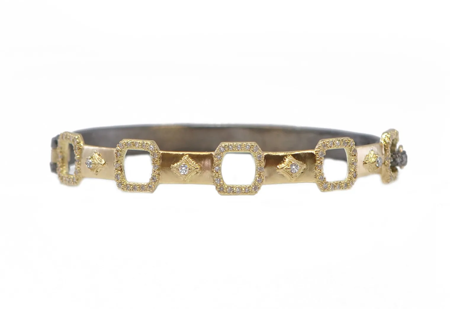 GOLD PAPERCLIP CRIVELLI HUGGIE BRACELET