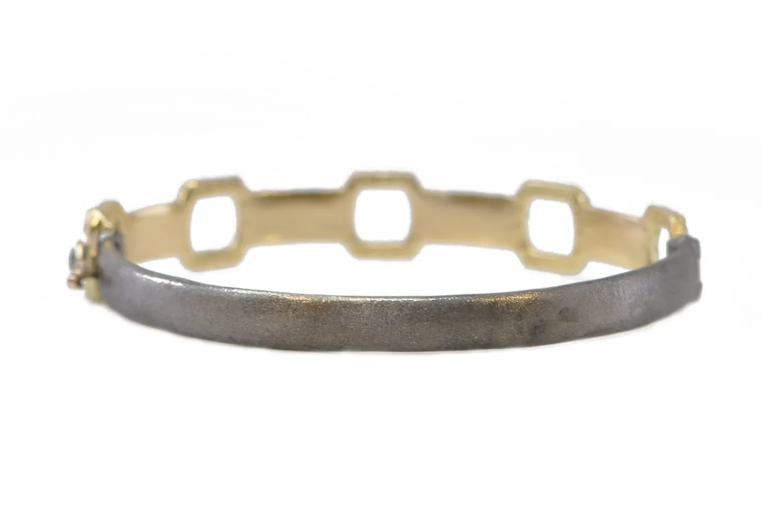 GOLD PAPERCLIP CRIVELLI HUGGIE BRACELET