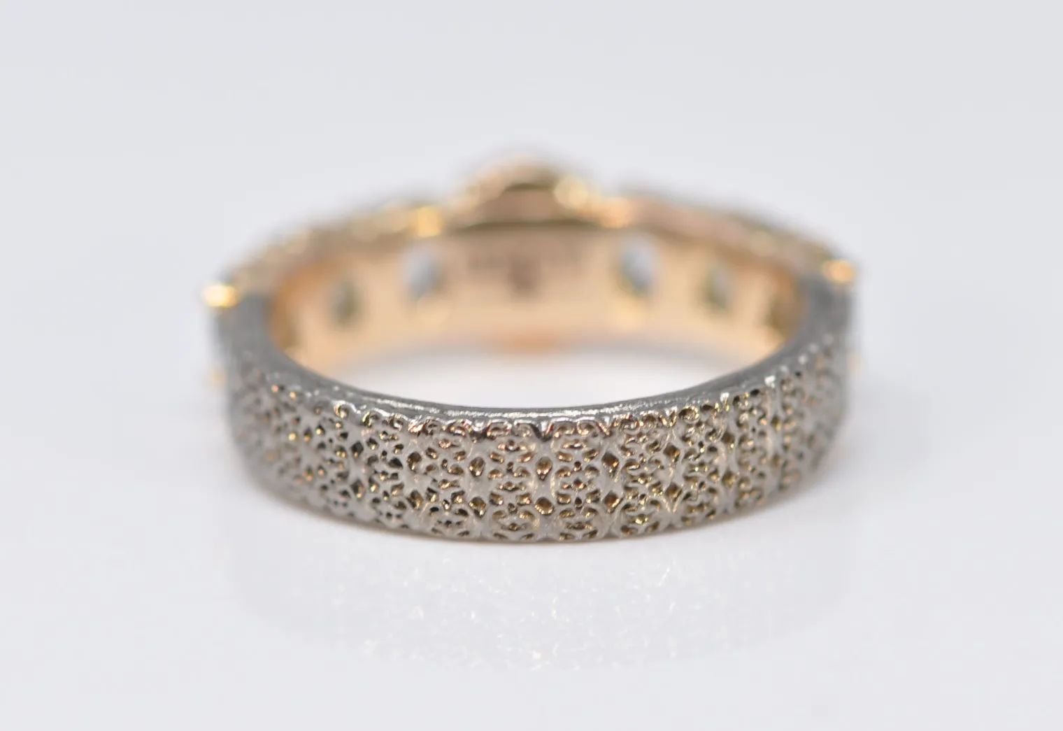 OVAL BLUE SPINEL STATEMENT RING
