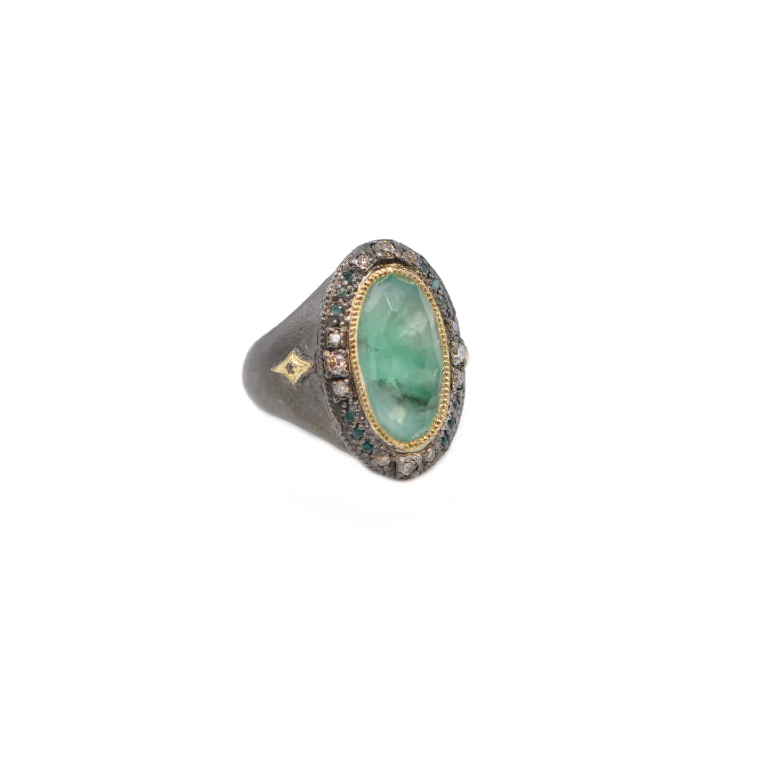 OVAL EMERALD COCKTAIL RING