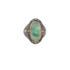 OVAL EMERALD COCKTAIL RING