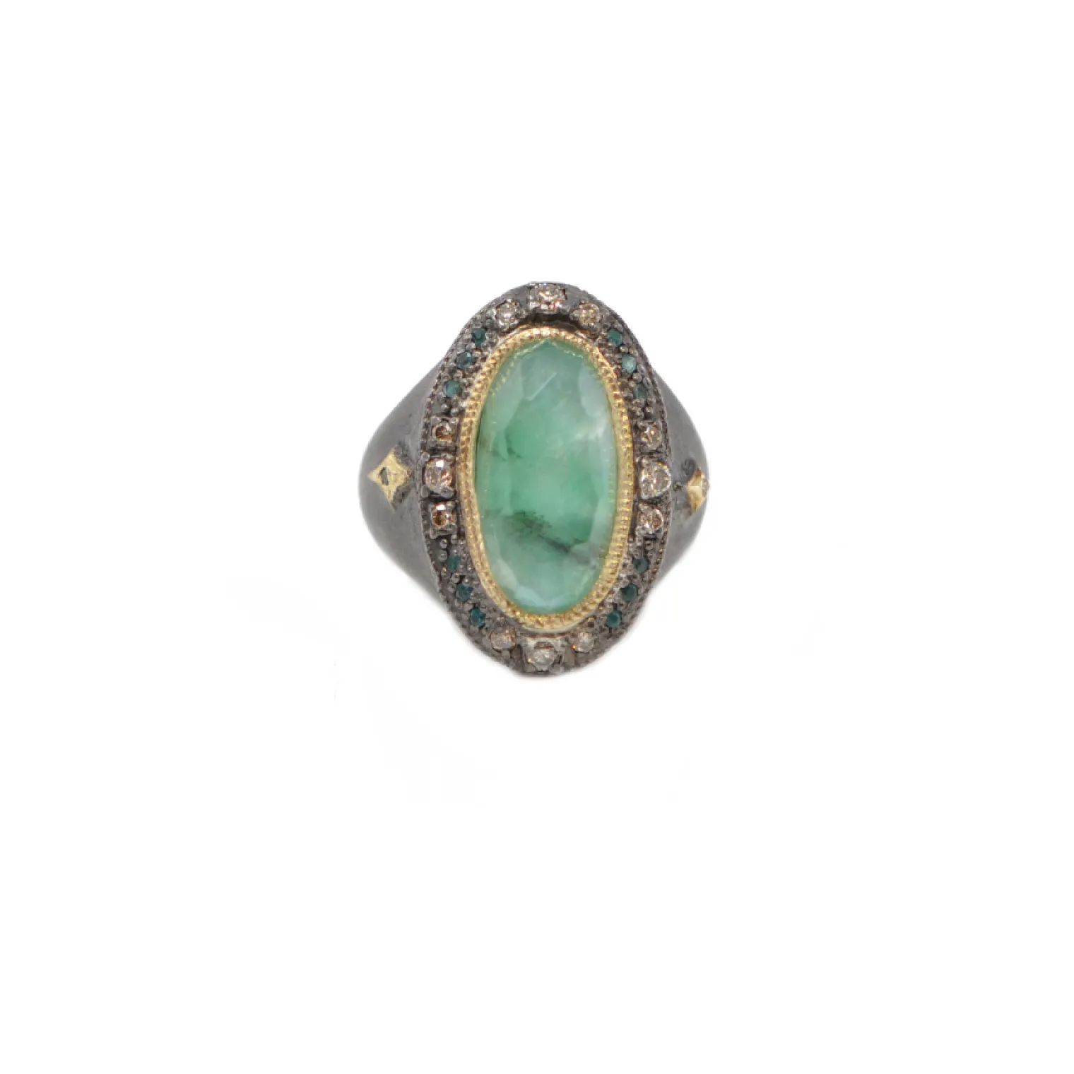 OVAL EMERALD COCKTAIL RING