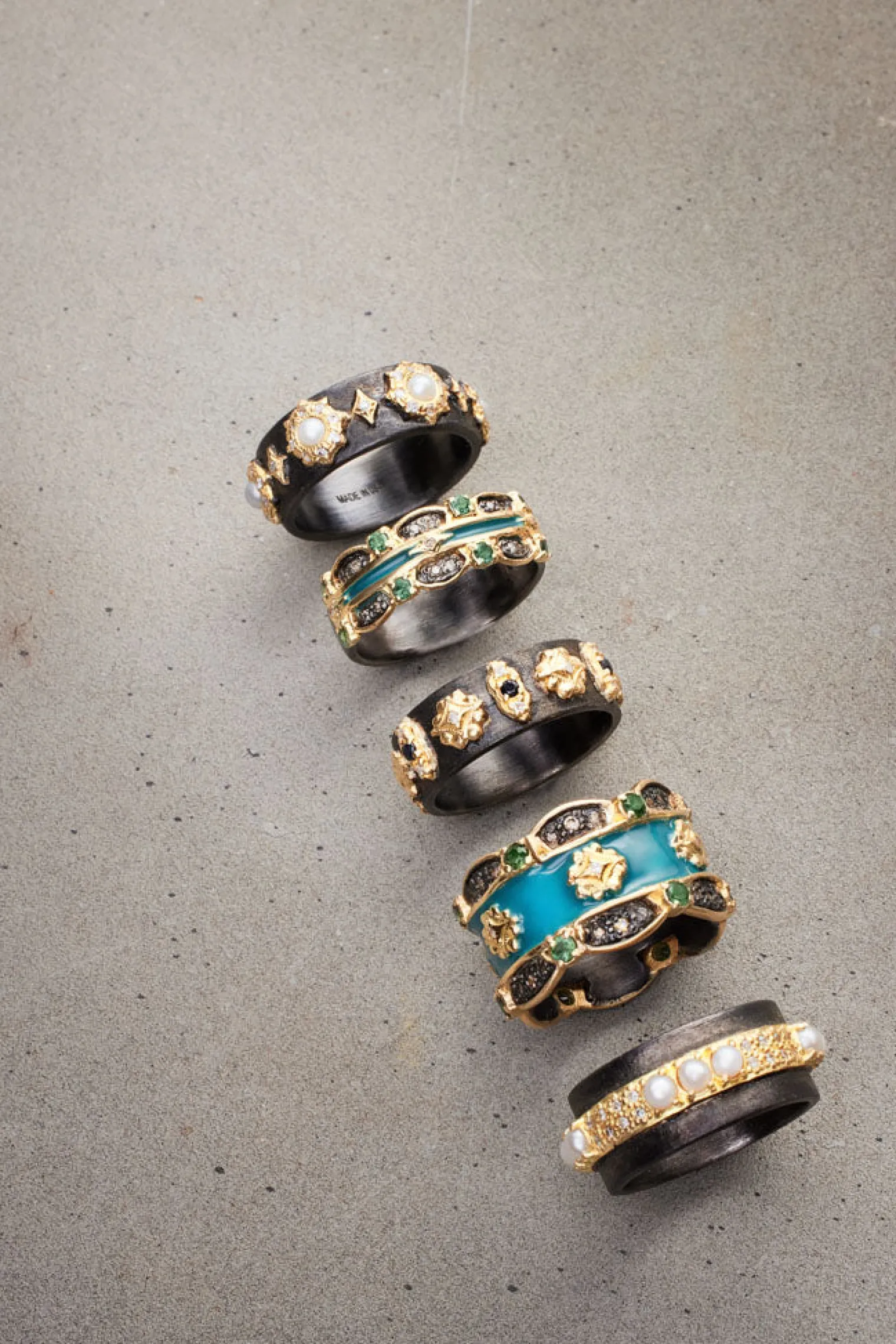 PEARL STARBURST STATIONS WIDE BAND RING
