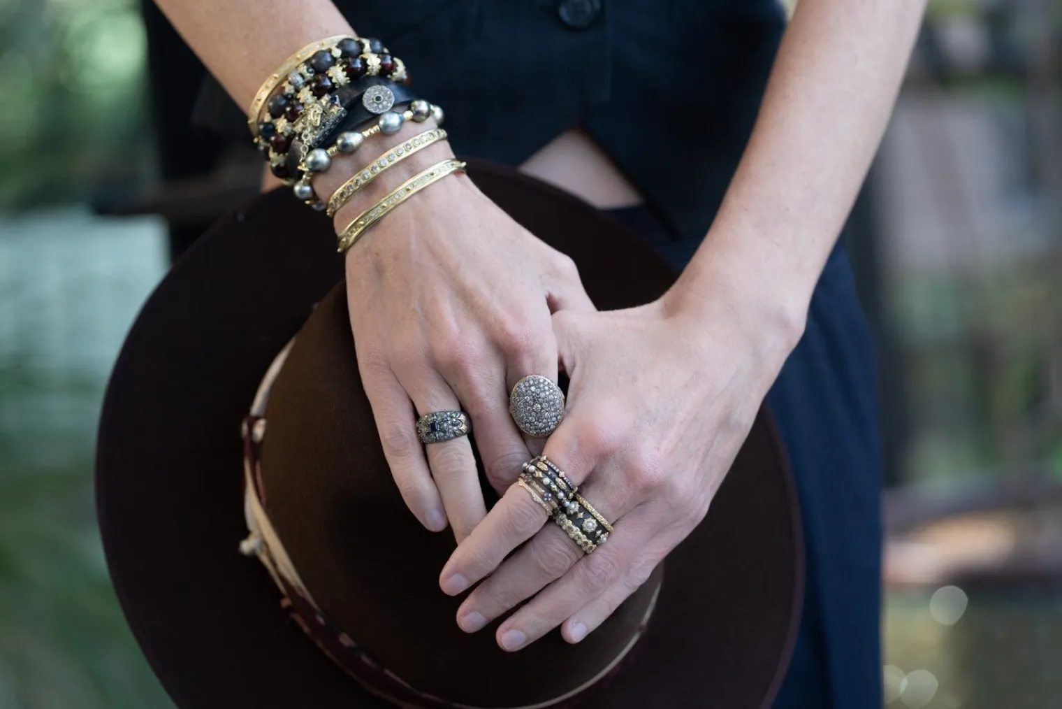 PEARL STARBURST STATIONS WIDE BAND RING