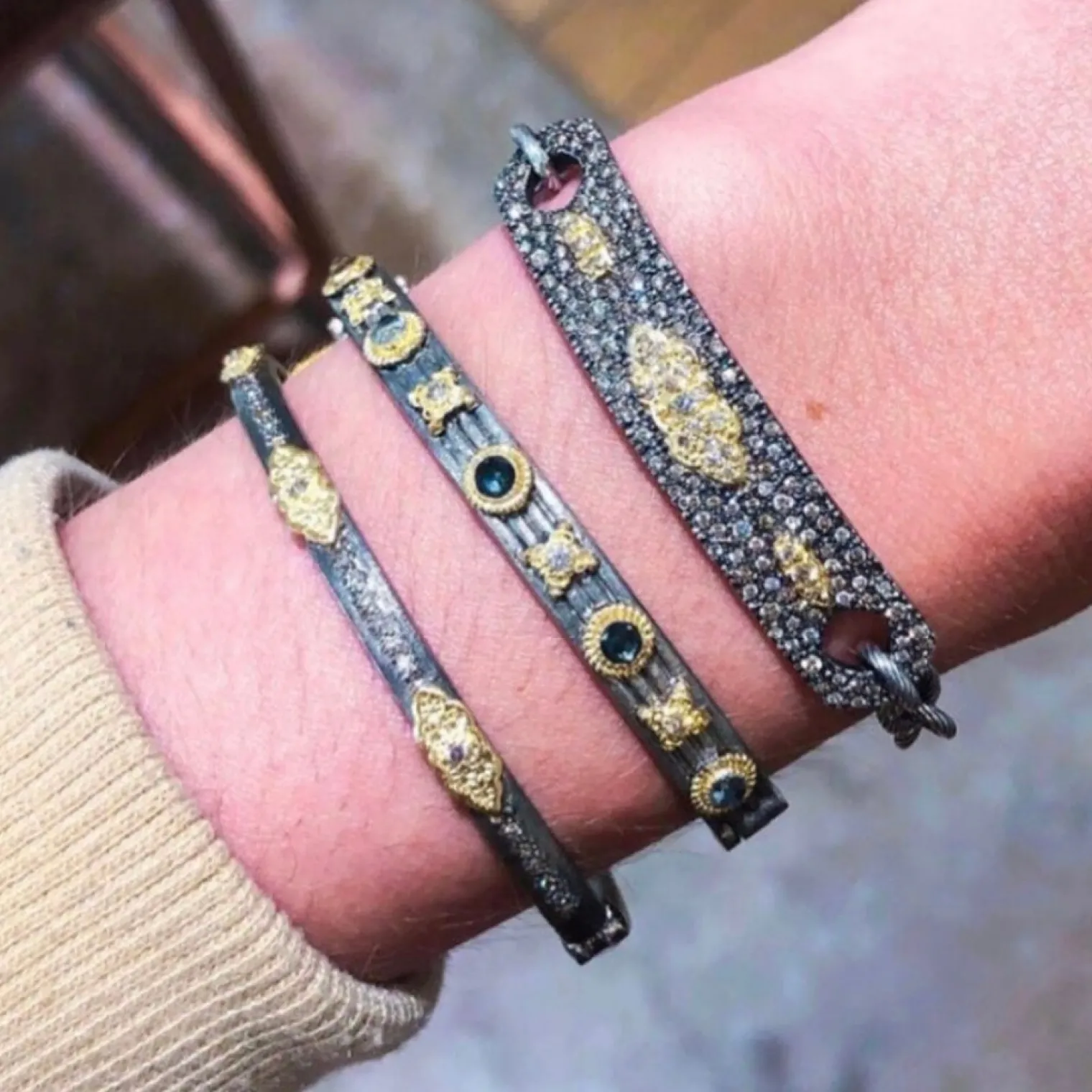 Scroll Huggie Bracelet