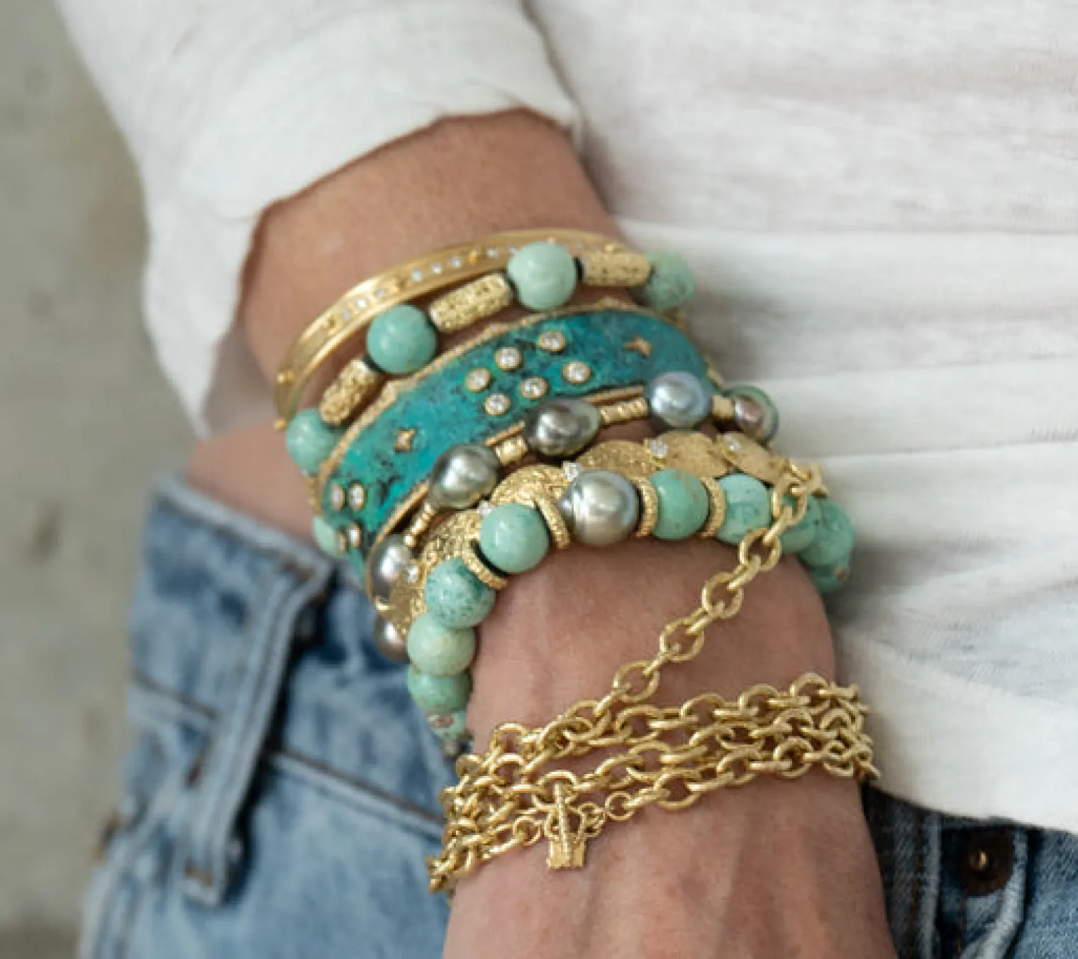 TAHITIAN PEARL AND TURQUOISE PULL BRACELET