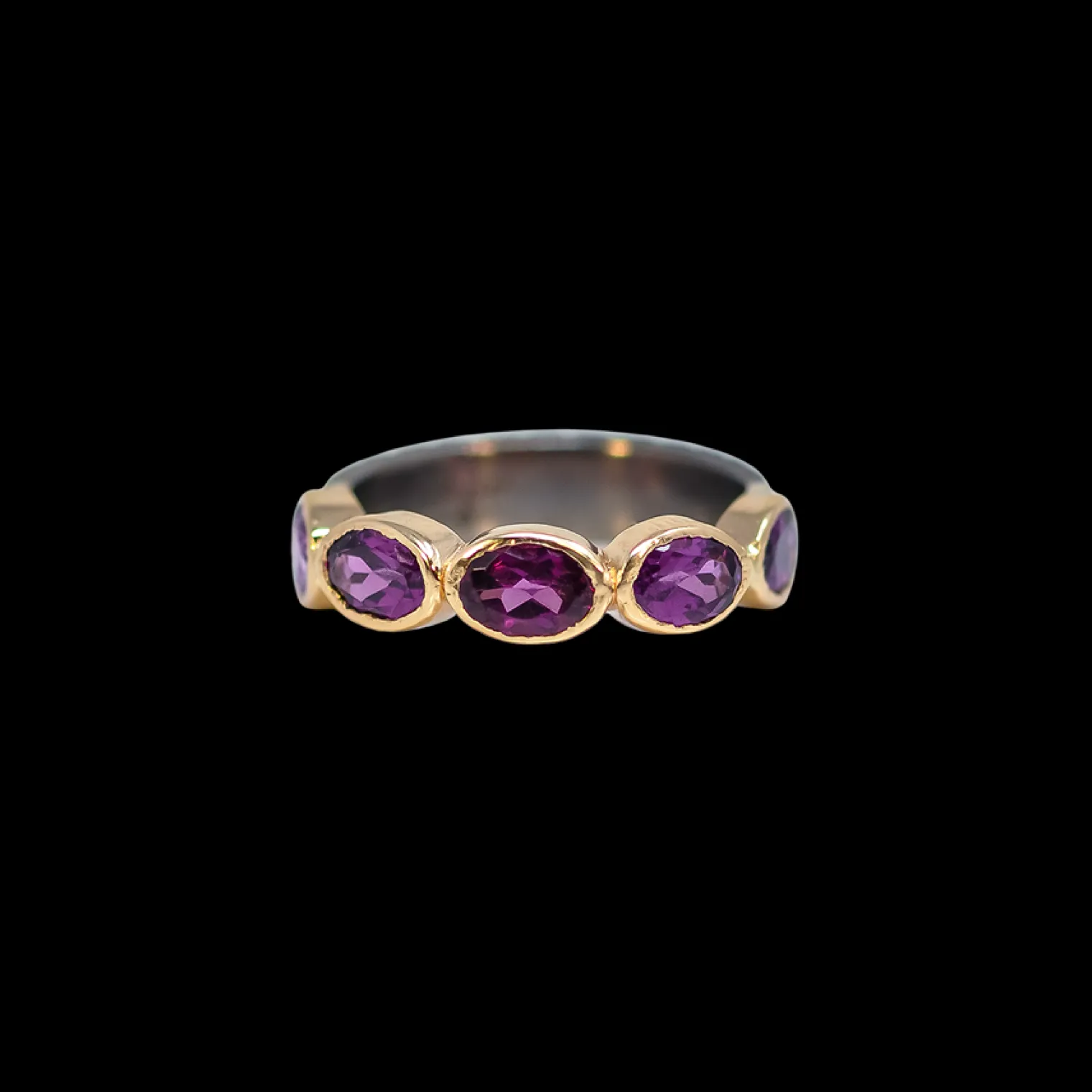 6X4 MM OVAL PURPLE GARNET STATEMENT RING